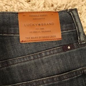 32/32 dark wash 221 straight lucky brand jeans